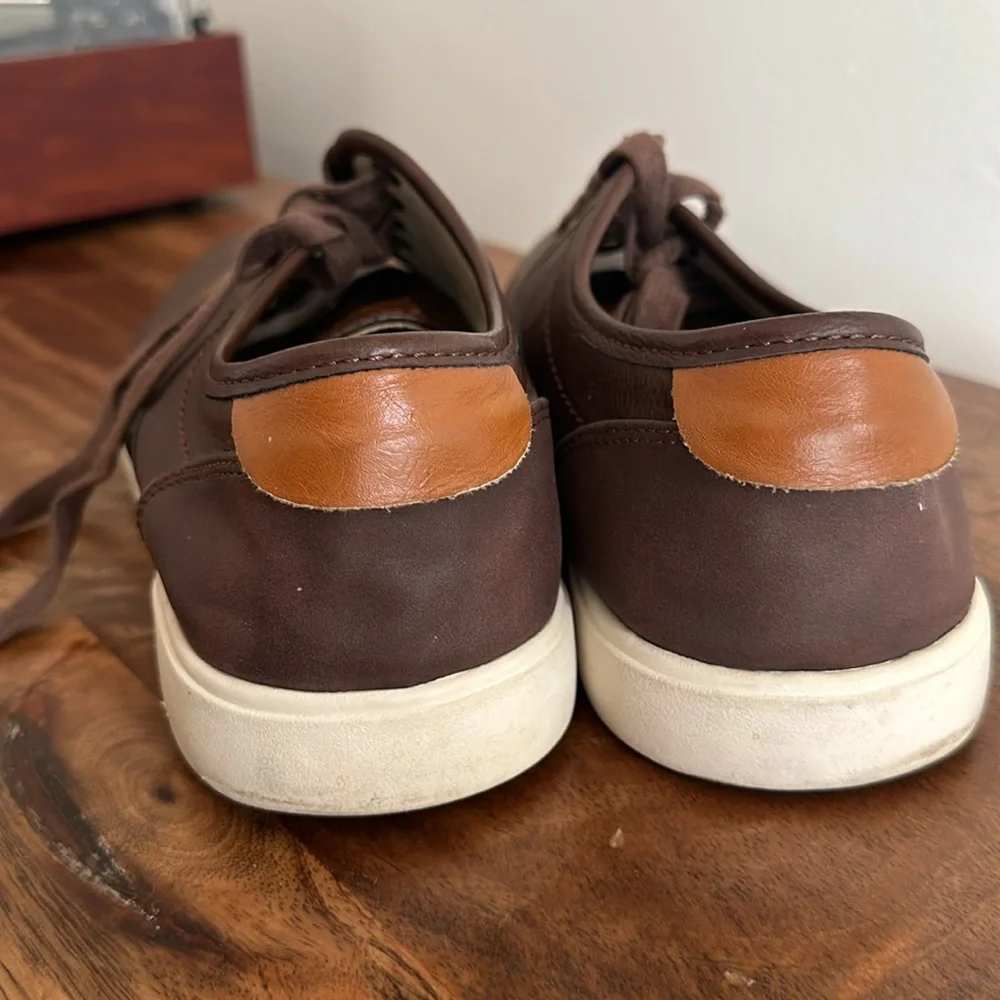 Men’s 10 Steve Madden Brand Lace up Shoe